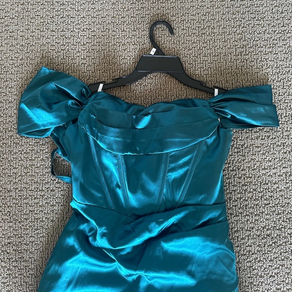 Teal green long dress. - Picture 2 of 3